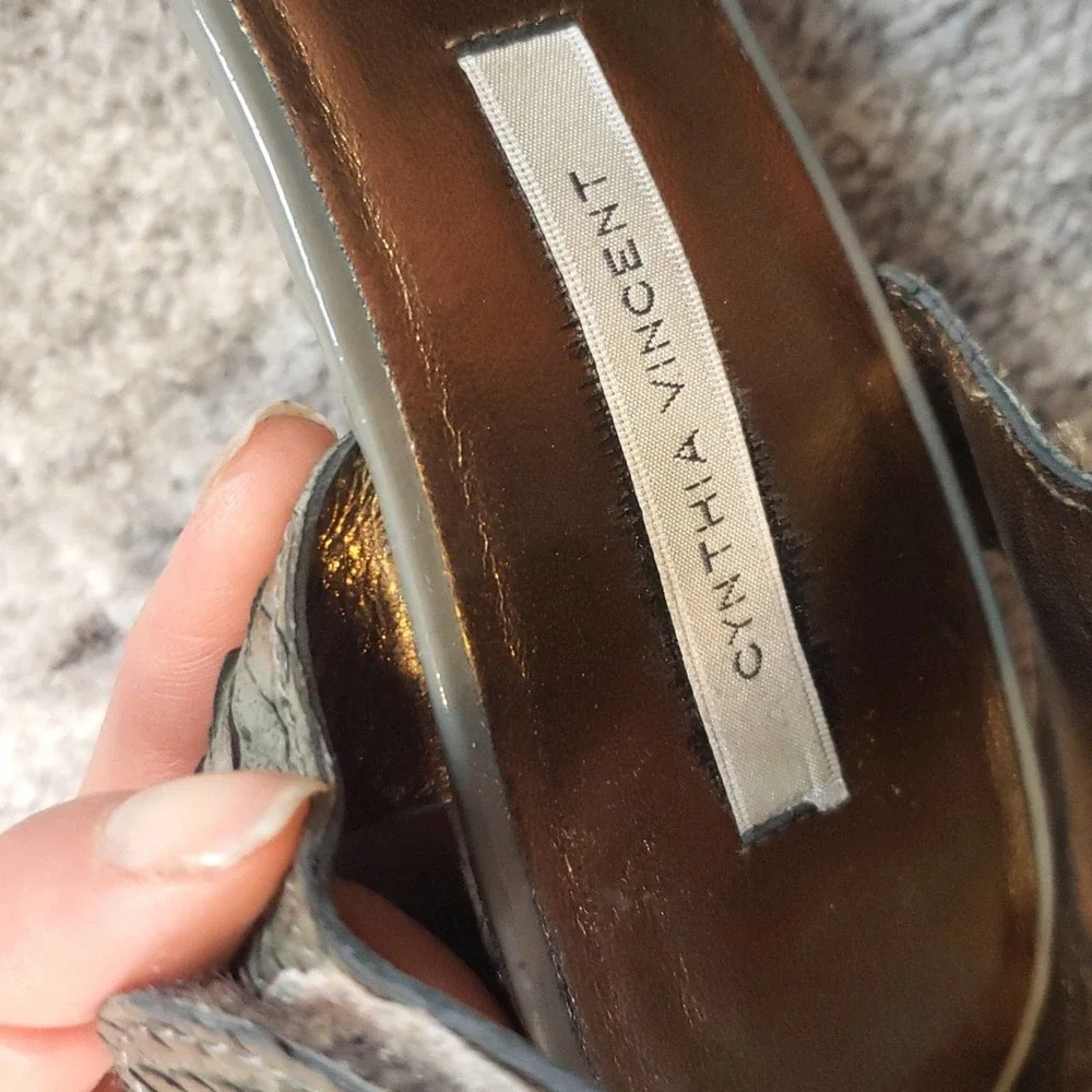 Cynthia Vincent Croc Green Sandals Siz 9 - Picture 5 of 8